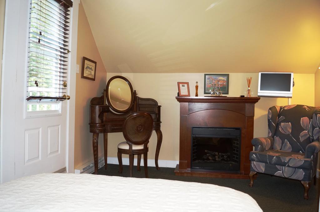 La Maison Drew B&B Magog Room photo